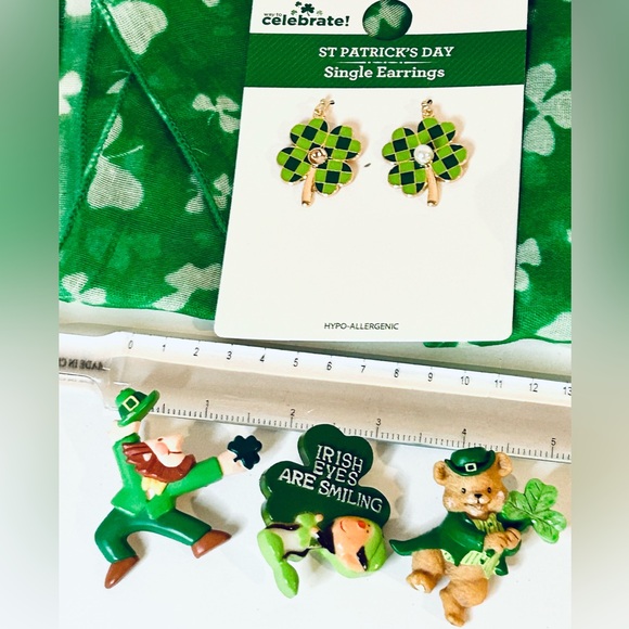 St. Patrick’s Day Shamrock Lucky Jewelry Lot vintage pins, earrings, scarf - Picture 9 of 9
